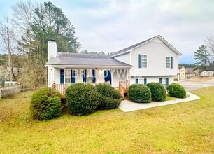 Building Photo - 700 Newport Dr