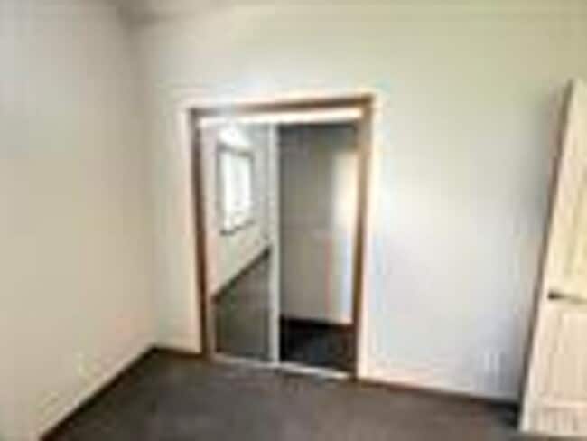 Building Photo - One of a kind 3 Bedroom 4 Bathroom Home next to the Meadows Park in Dakota Dunes SD!