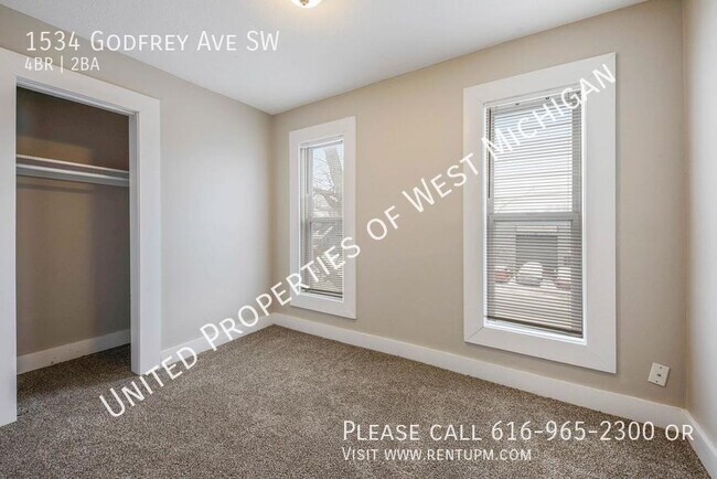 Building Photo - 4 Bed, 2 Bath Home | Spacious Kitchen | Ce...