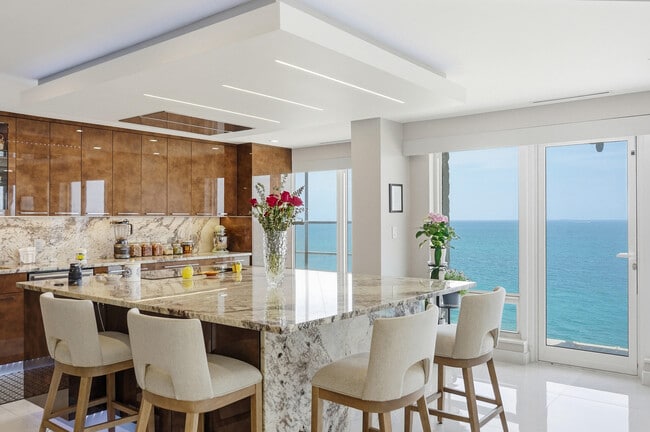 Building Photo - 4100 Galt Ocean Dr