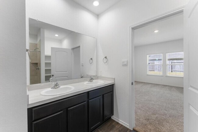 Building Photo - 14678 Cyn Pnes Ln