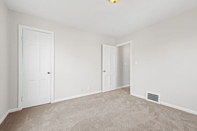 Building Photo - 26950 Mallard Ave