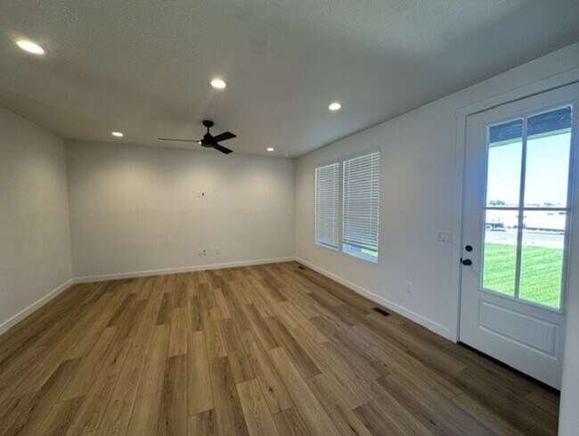 Building Photo - 2808 W 2720 N