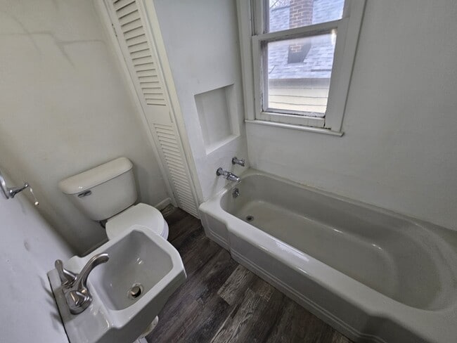 Building Photo - 3714 E 50th St