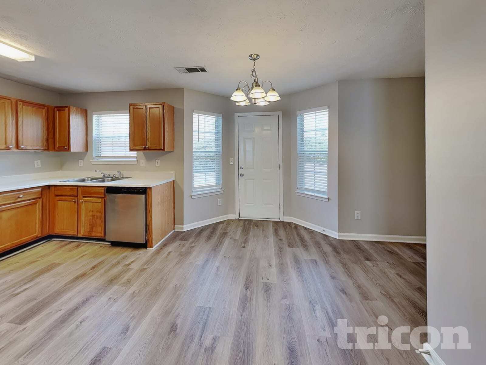 Building Photo - 360 Springhaven Way SE