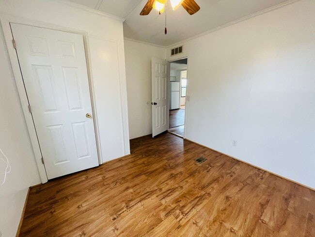 Building Photo - 3 BR, 2 BA doublewide in Pikeville school district