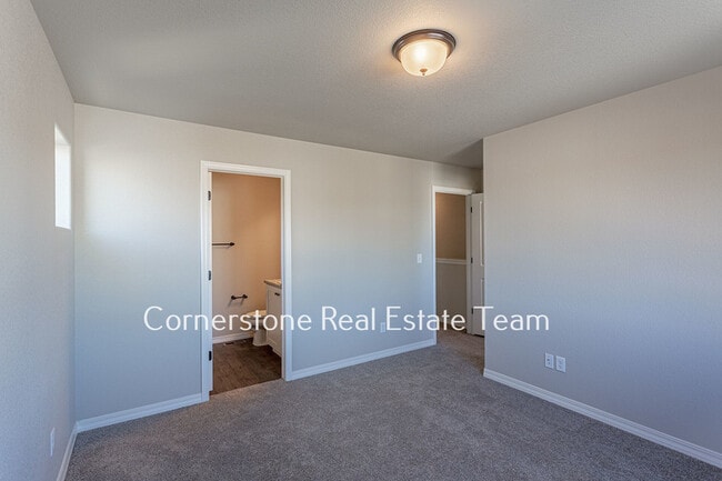 Building Photo - 847 Endeavor Wy