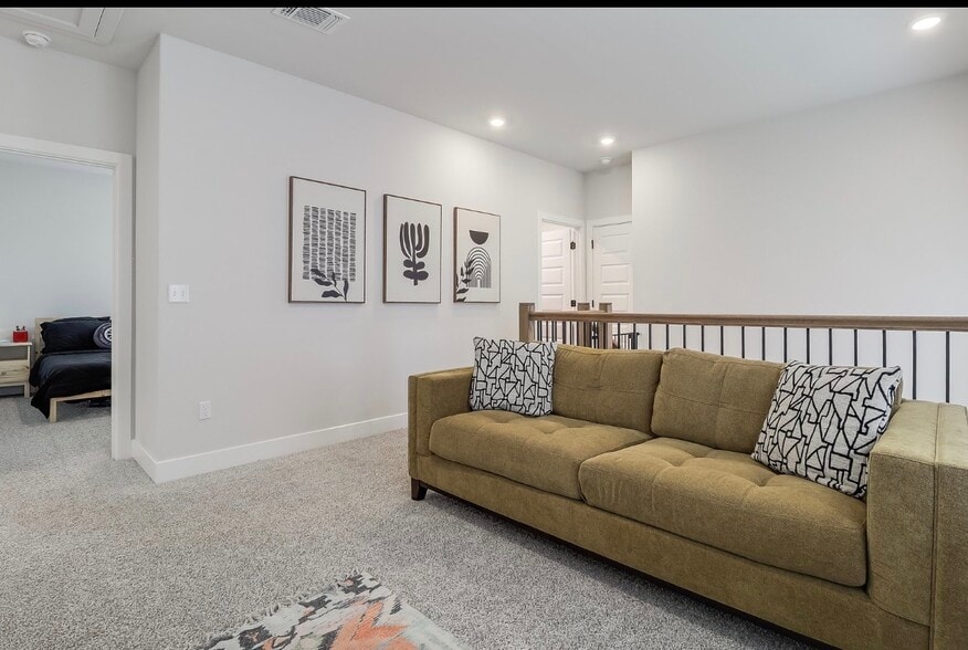 Building Photo - 6006 Rangeland Rd