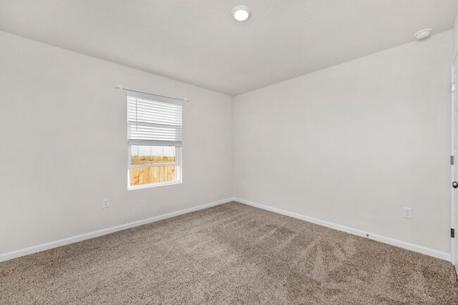 Building Photo - Move-In Ready Guest Room in Fallschase | Furnished Common Areas