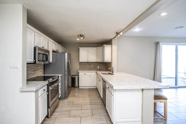 Building Photo - 3609 N Navajo Trail