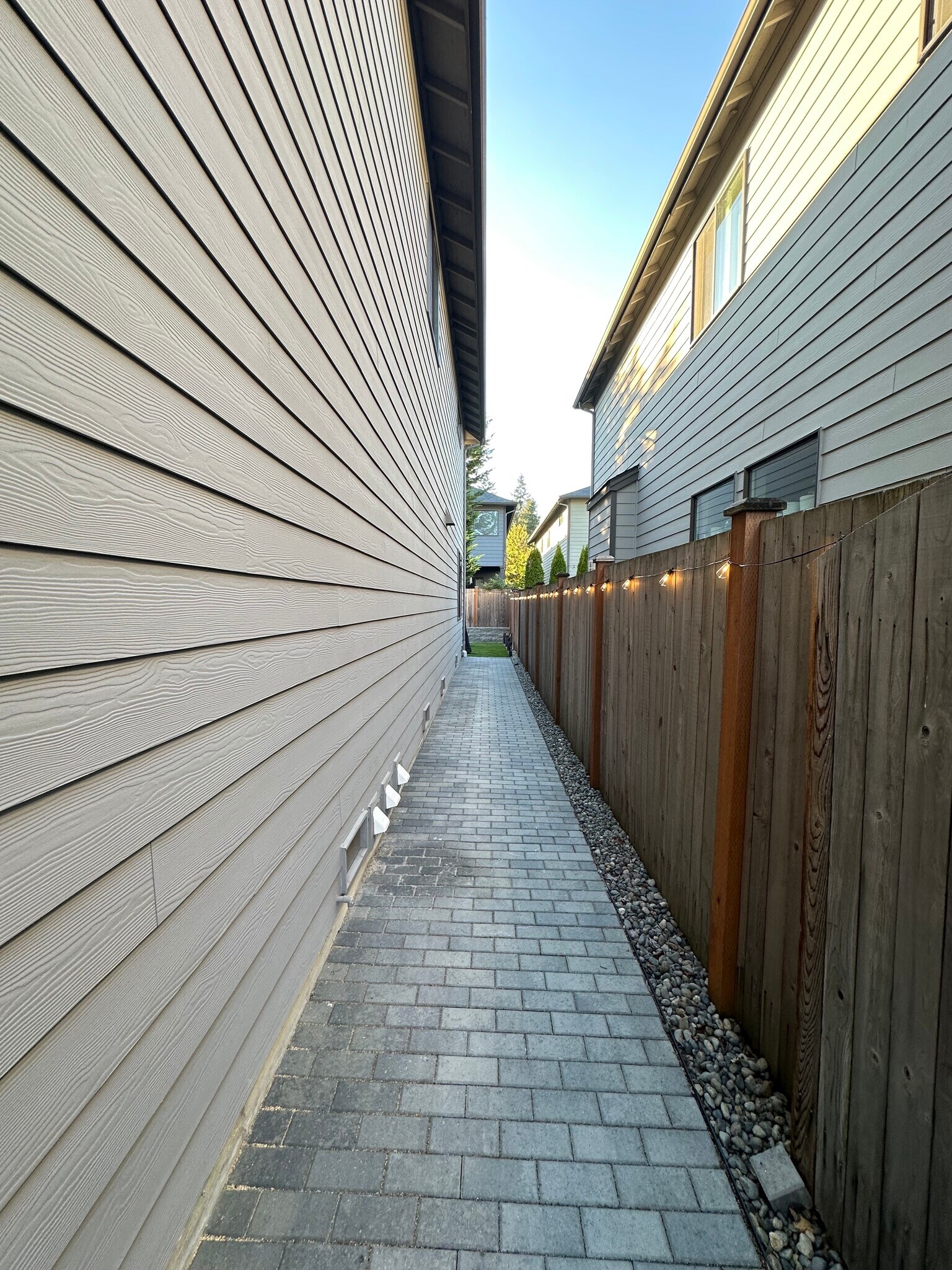 Building Photo - 16808 1st Ave W