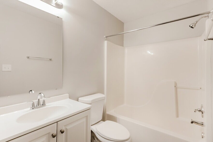 Building Photo - 56 Knoll Ln