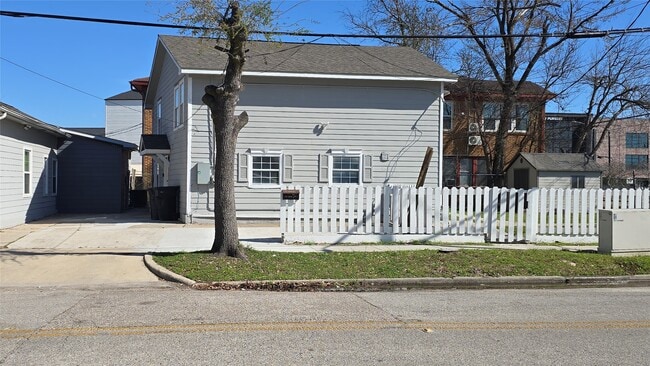 Building Photo - 421 Sidney St