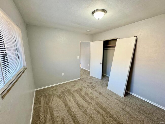 Building Photo - 2600 Dutch Hollow Rd