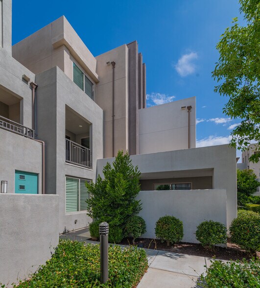 Building Photo - 207 Magnet