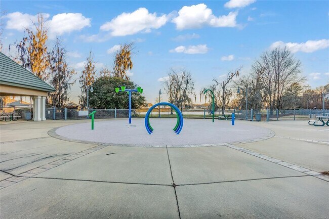 Building Photo - 9300 Greythorne Way