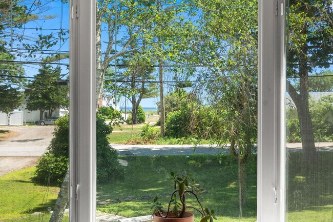 Building Photo - 28 Shoals View Dr