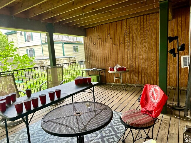 Building Photo - 223 Summer St