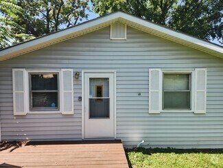 Building Photo - 3 Bed 2 Bath Spacious home!