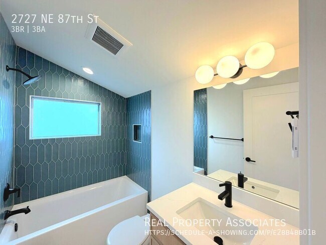 Building Photo - 2727 NE 87th St