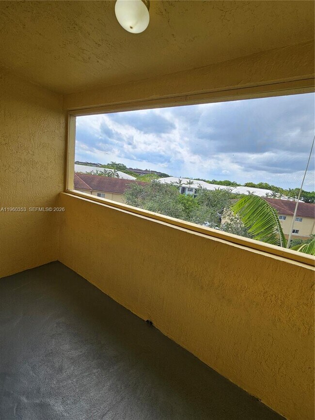 Building Photo - 14951 SW 82nd Ln