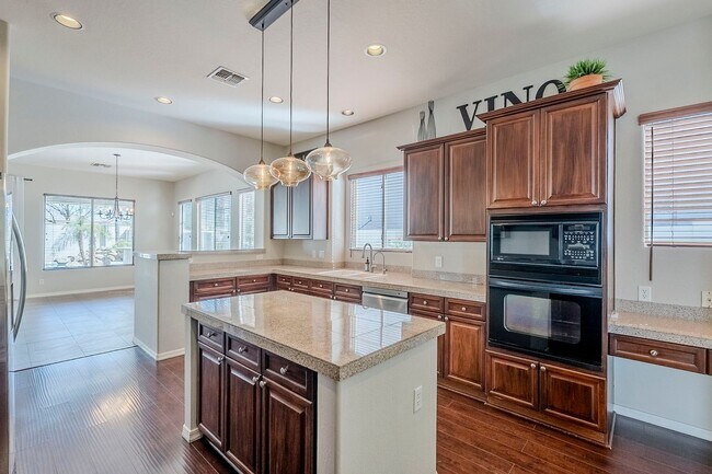 Building Photo - Stunning 4 bed 2.5 bath home with pool, in...
