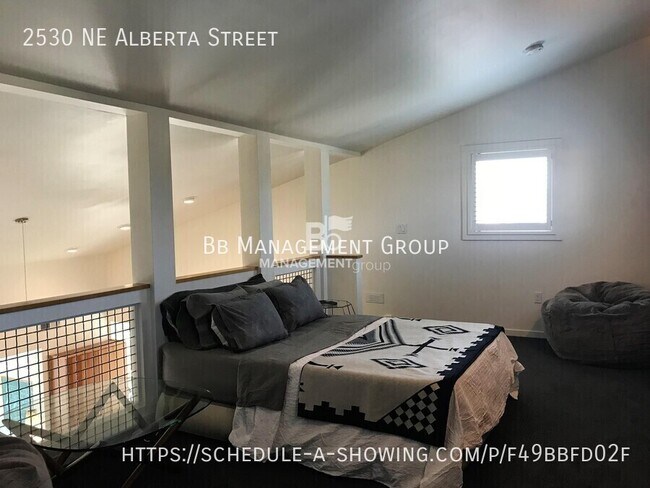 Building Photo - 2530 NE Alberta St