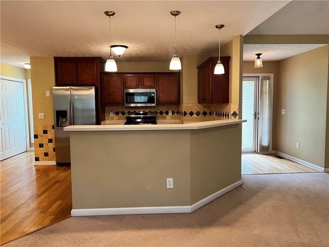 Building Photo - 633 Forest Pine Dr