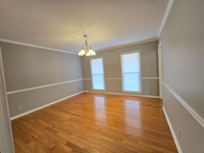 Building Photo - 991 Haggard Dr