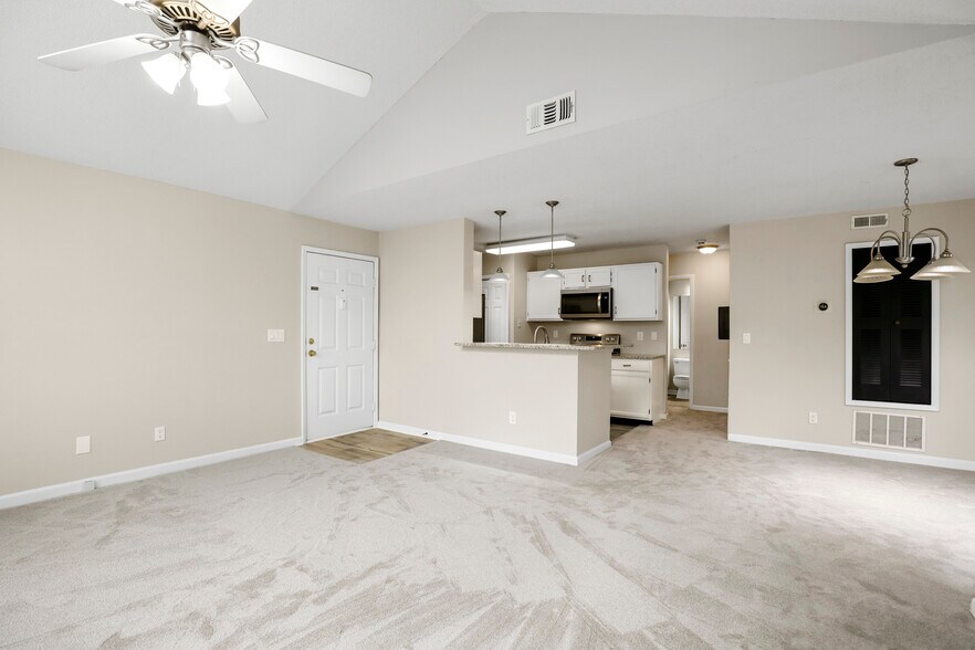 Open space - 903 Wentworth Ct