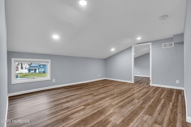 Building Photo - 463 Butler St
