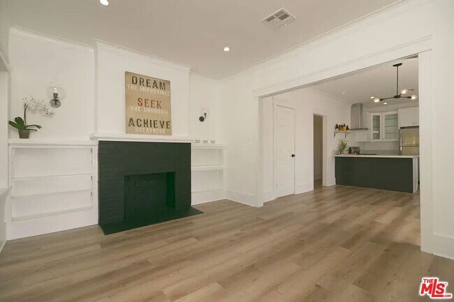 Building Photo - 2510 S Bronson Ave