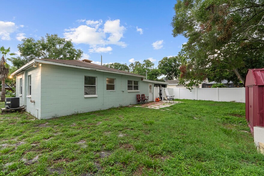 Building Photo - 3011 W Van Buren Dr