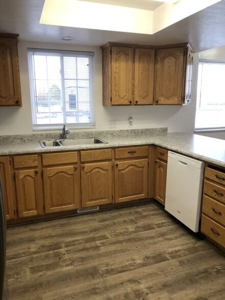 Kitchen (dishwasher, new countertops) - 928 E. Bates Canyon Rd.