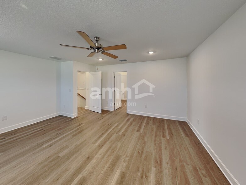 Building Photo - 2908 20th Ave W