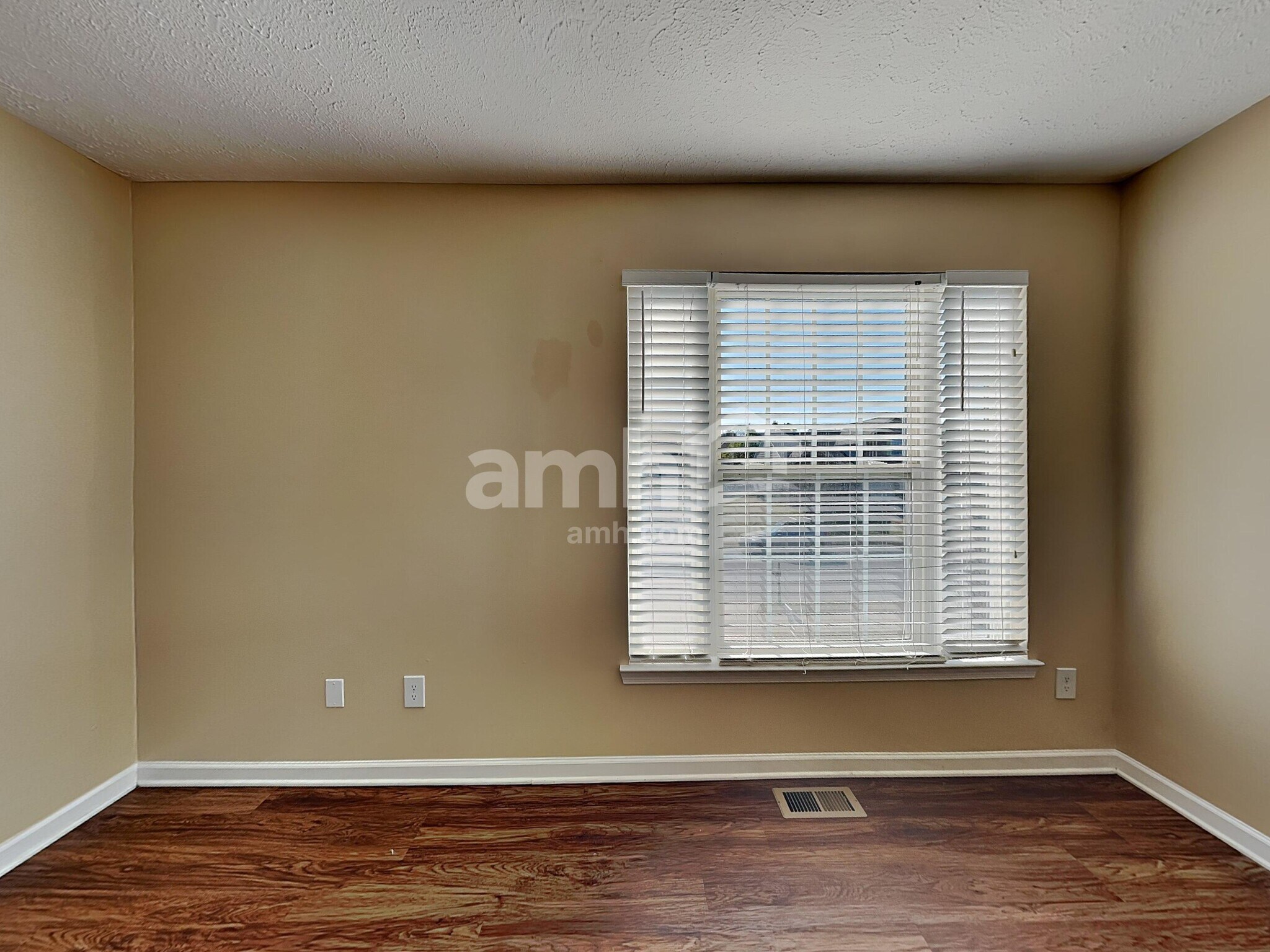 Building Photo - 2344 Hockett Dr