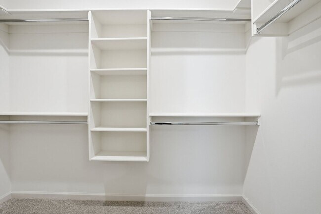 Building Photo - 3 Bed | 2 Bath Luxury Duplex