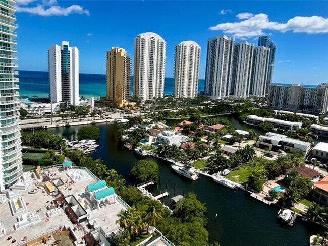 Building Photo - 16500 Collins Ave
