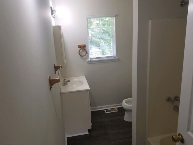Building Photo - 151 Spirit Cir