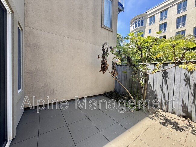 Building Photo - 3316 California St