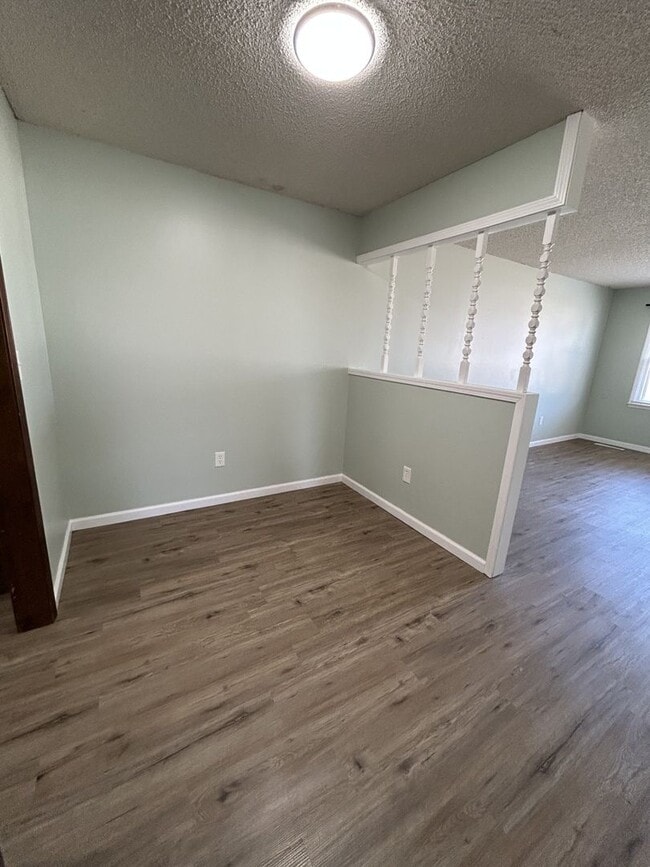 Building Photo - 801-803 Rouse Duplex