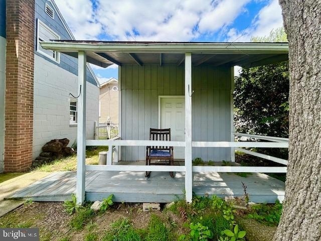 Building Photo - 5010 Apache St