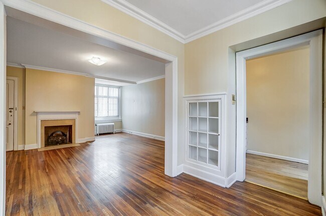 Building Photo - Governor's Terrace Apartments