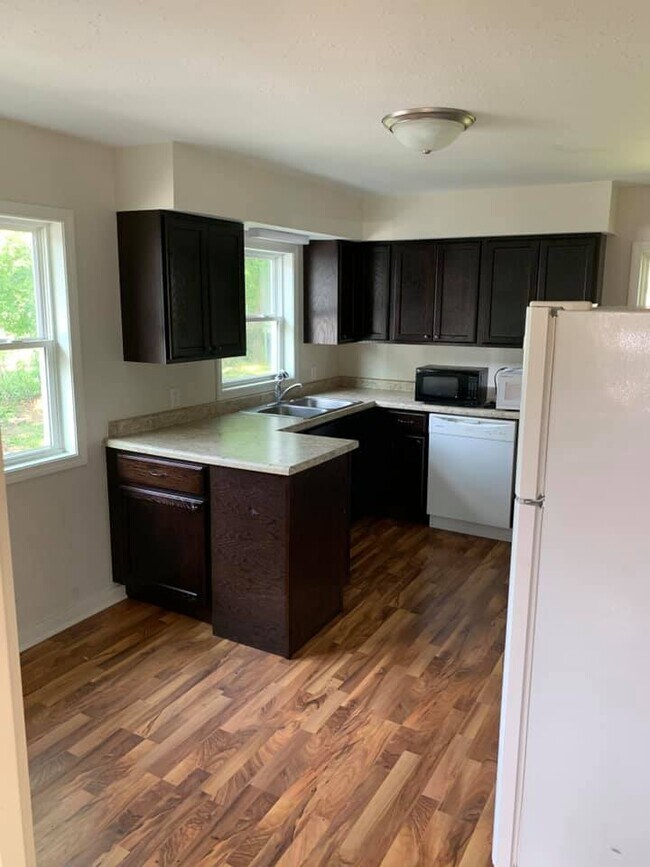 Building Photo - 1217 Highland Ave