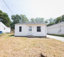 Building Photo - Updated 2 bedroom 1 bathroom home
