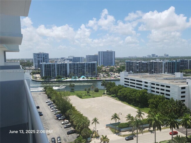 Building Photo - 3725 S Ocean Dr