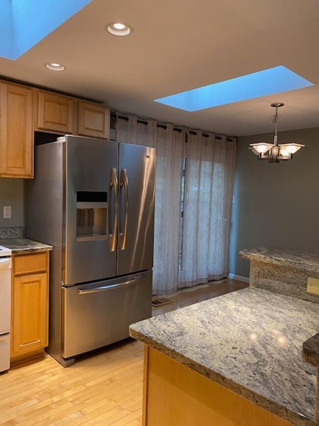 Building Photo - Single Family Home in Reston