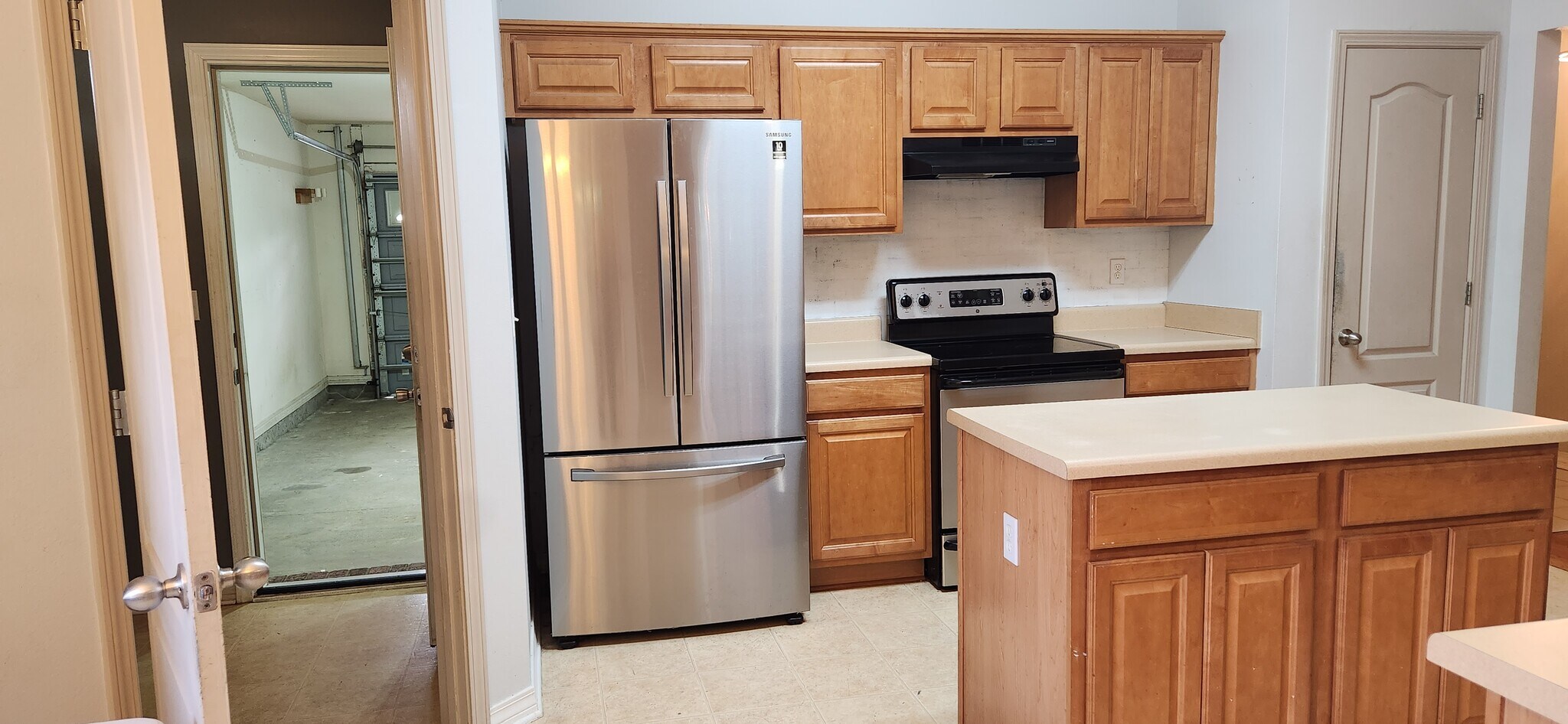 Stainless steel appliances - 2318 Tall Oak Dr