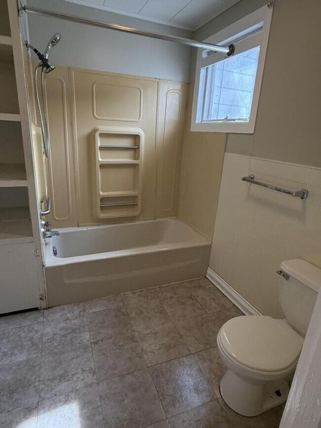 Building Photo - COMING SOON! 3 Bedroom in Newport, PA!