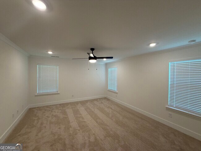 Building Photo - 213 Laney Dr